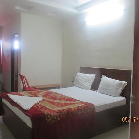 Sri Sai Ganesh Lodge Hyderabad Bagian luar foto