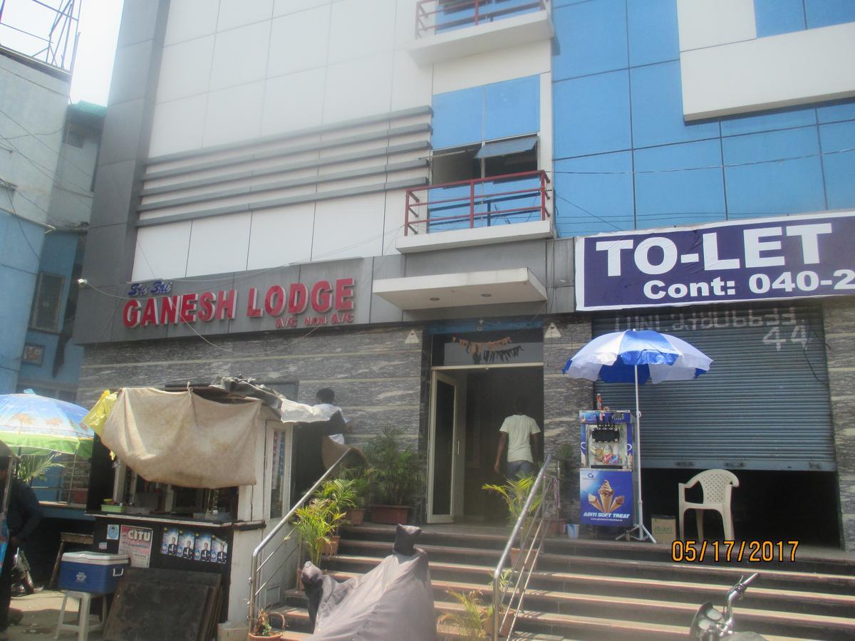 Sri Sai Ganesh Lodge Hyderabad Bagian luar foto