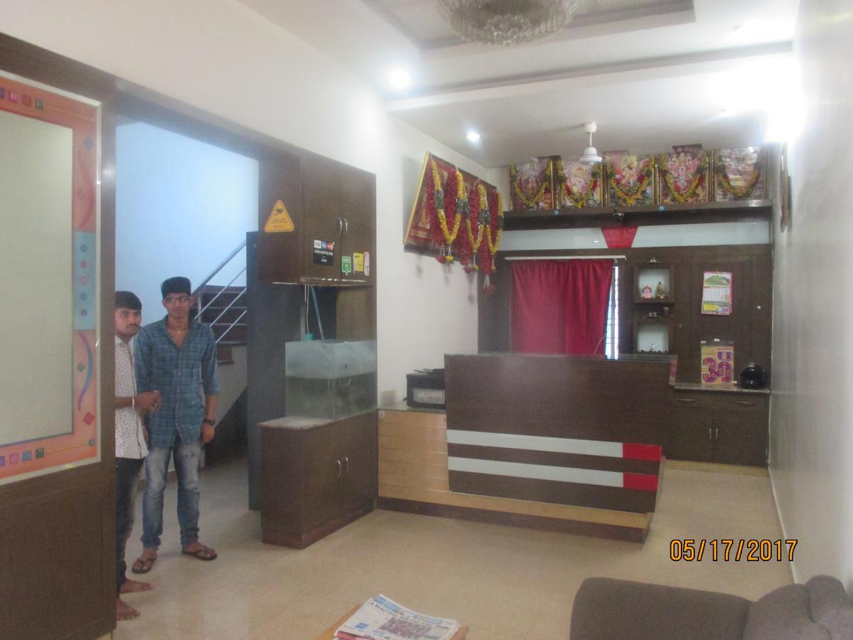 Sri Sai Ganesh Lodge Hyderabad Bagian luar foto